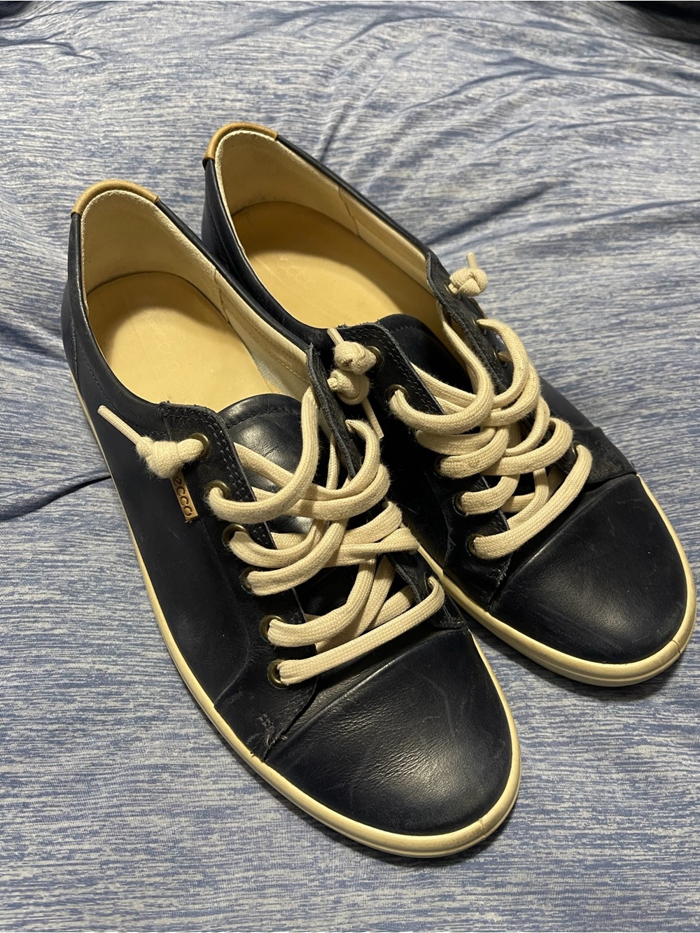 Ecco Navy and Cream Leather Low-Top Sneakers